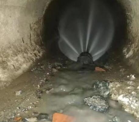 达坂城市政管道清淤
