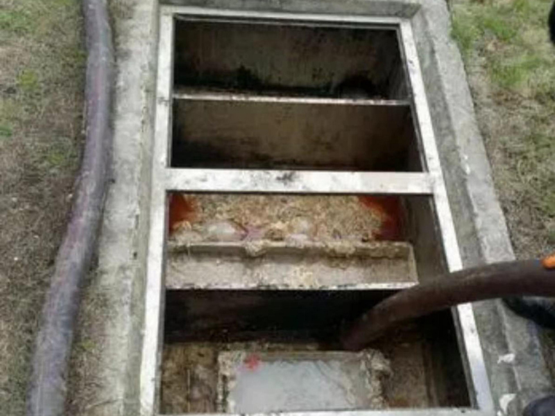 达坂城隔油池清理